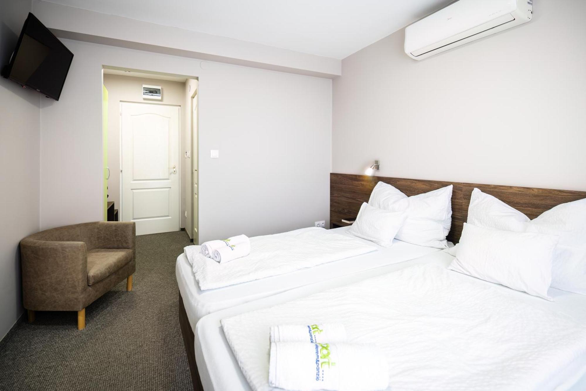 Port Etterem&Panzio Bed & Breakfast บาลาตอนมารีอาเฟือร์เดอ ภายนอก รูปภาพ