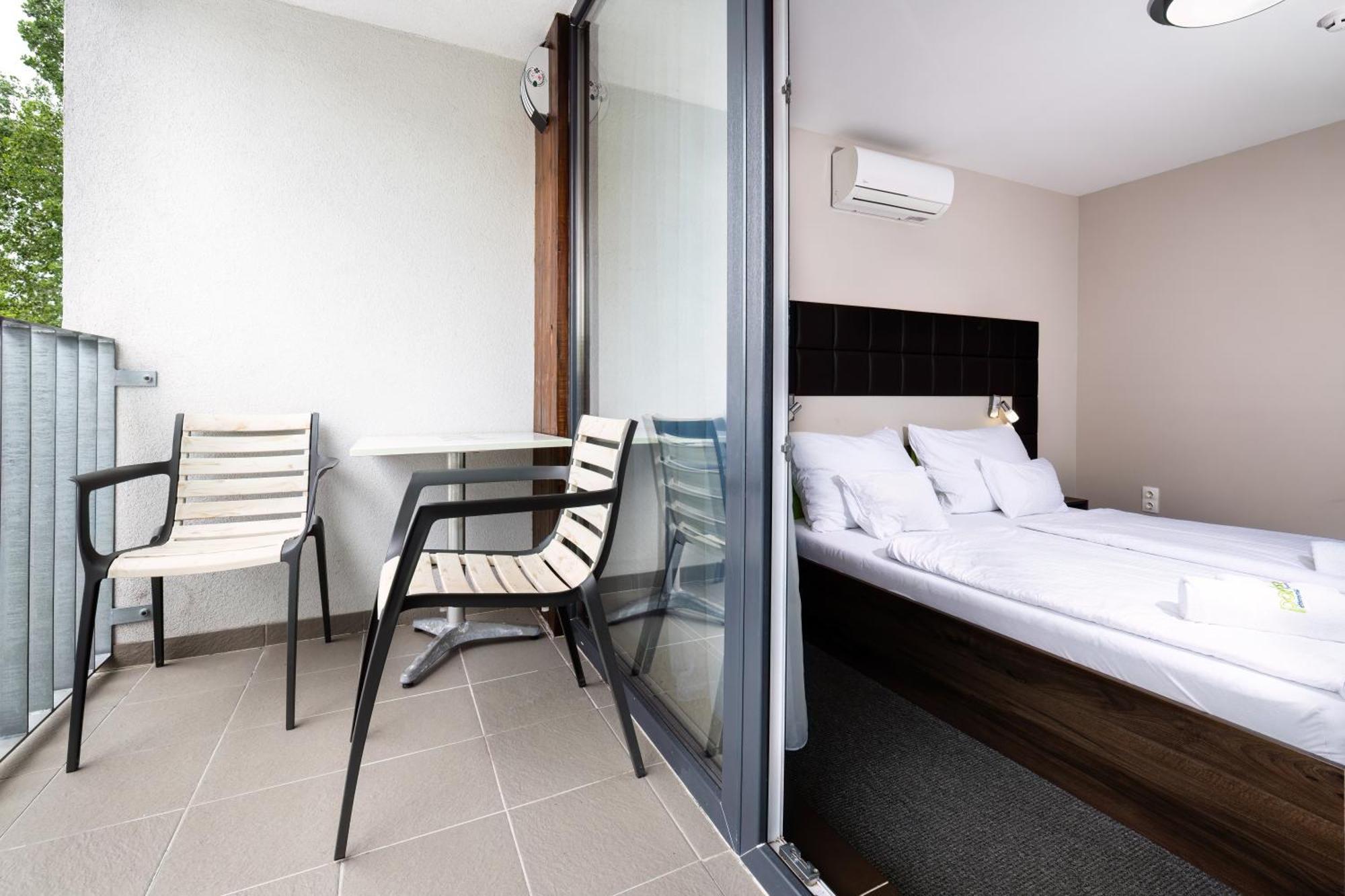Port Etterem&Panzio Bed & Breakfast บาลาตอนมารีอาเฟือร์เดอ ภายนอก รูปภาพ